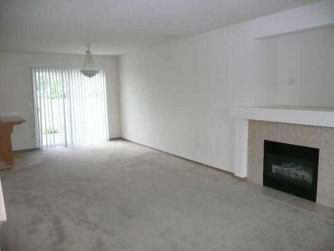 Building Photo - Nice 3 Bedroom 2 Story in Fredrickson!!