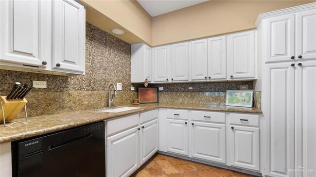 Building Photo - 10 Shasta E Ave