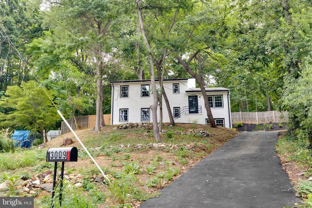 Primary Photo - 3009 S Hill St