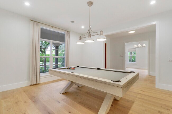 Building Photo - 142 Segovia Way