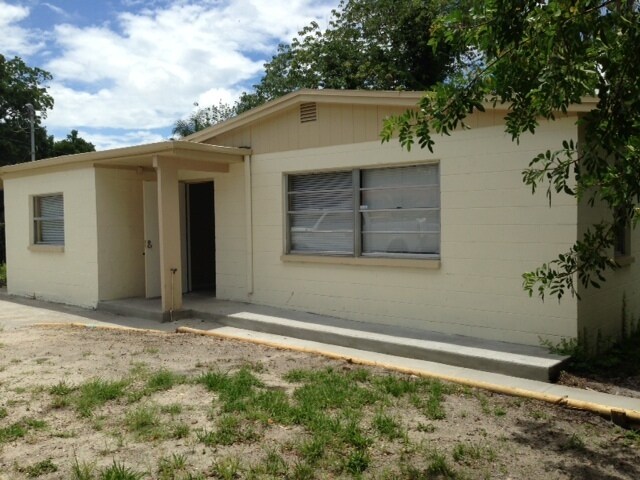 Primary Photo - 3715 E IDLEWILD AVE TAMPA, FL 33610