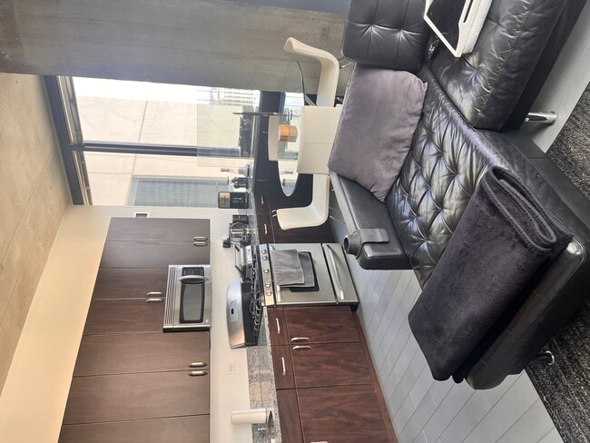 Foto del edificio - 235 W Van Buren St