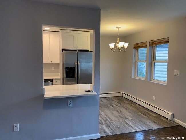 Building Photo - 3 Oakmont Ave