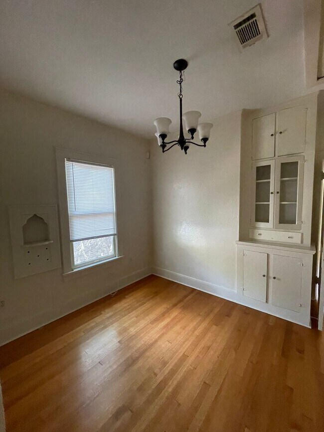 Foto del edificio - 1 br, 1 bath House - 605 Kirby Pl
