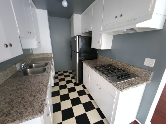 Building Photo - 1759 N Wilton Pl
