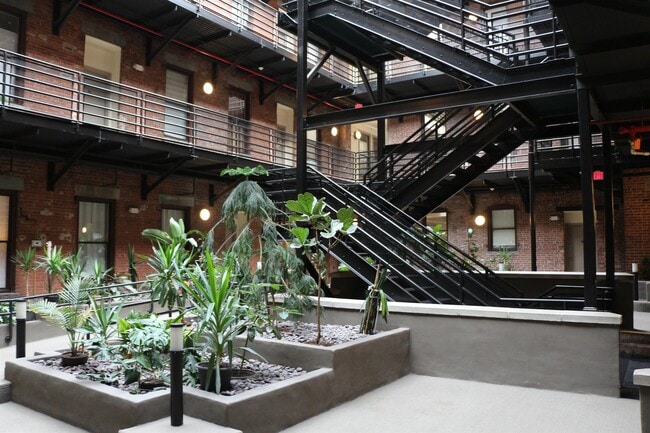 Foto del edificio - 187 Wayne St