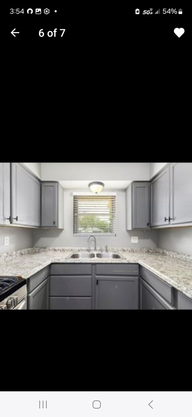 Building Photo - 2315 N Border Ave