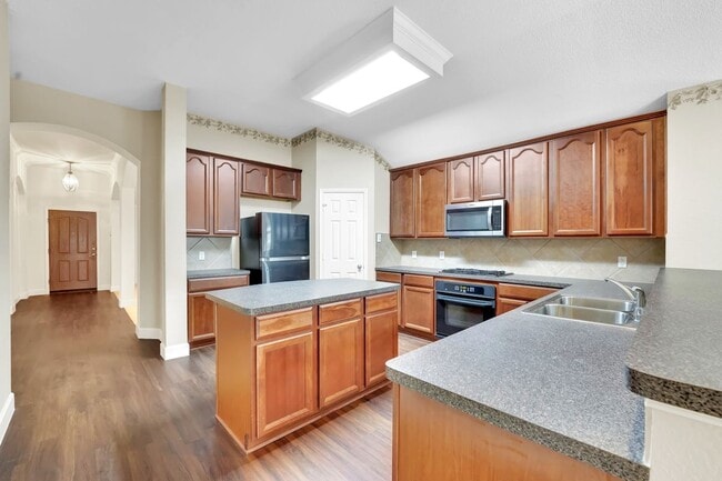 Building Photo - 12618 Red Hawk Dr