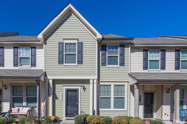 Foto del edificio - Room in Townhome on Warm Springs Ln