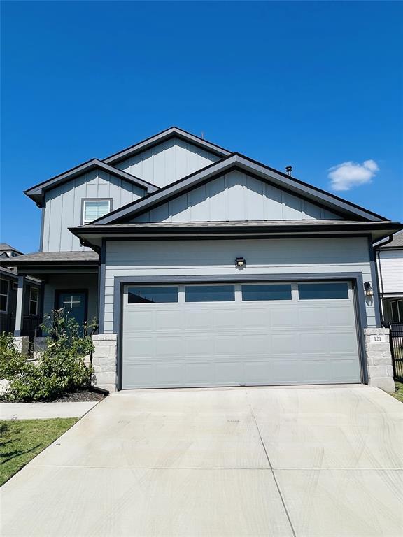 Foto del edificio - 121 Merrick Rd