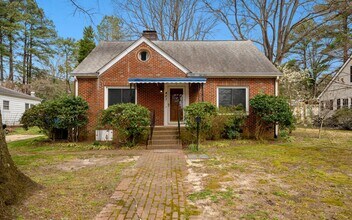 Building Photo - 407 E Lavender Ave