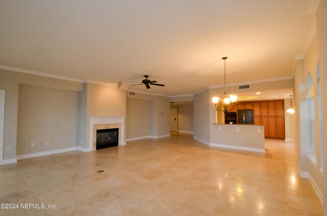 Building Photo - 240 N Serenata Dr