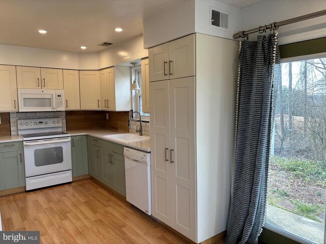 Building Photo - 8617 Colston Ct