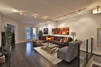 Building Photo - 10154-10103 103 St NW