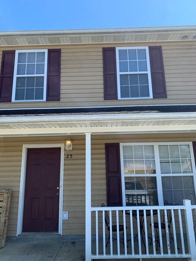 Building Photo - 25 Station Ln NE