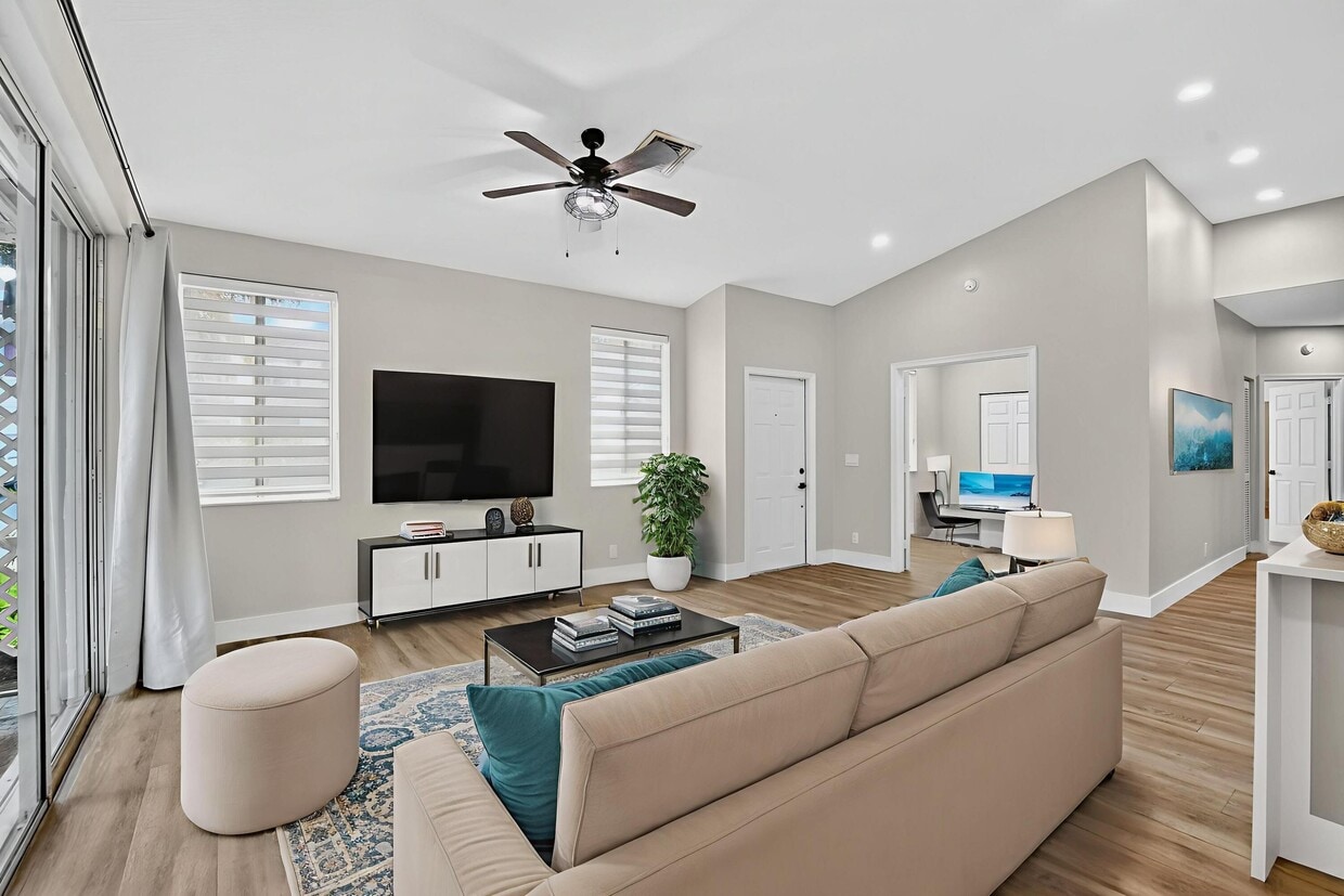 Foto principal - 851 NW 42nd Pl