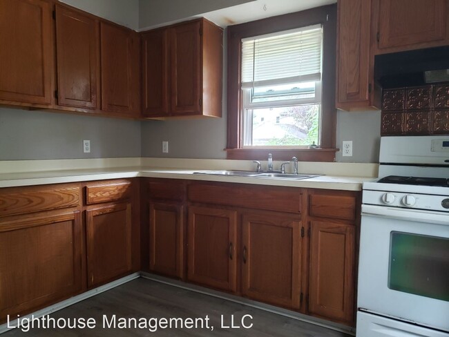 Building Photo - 3 br, 1 bath House - 190 Delamaine Dr.