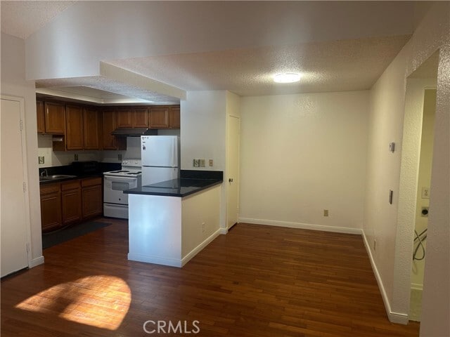 Building Photo - 22790 Lakeway Dr