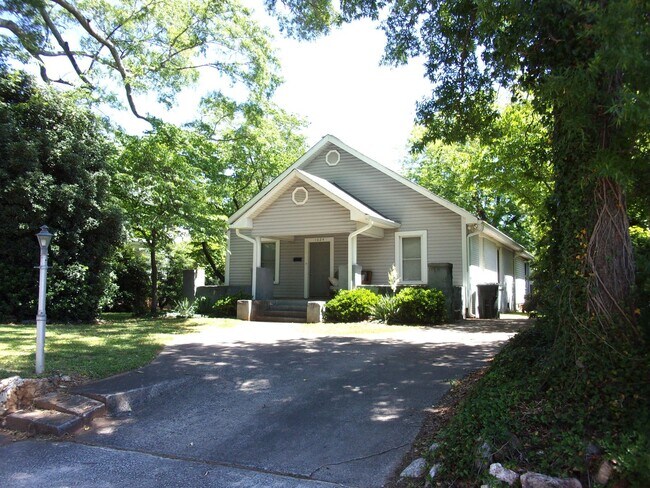 Foto del edificio - 1024 Park Ave Ext