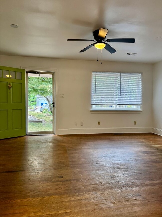 Building Photo - 1204 Duplin Rd