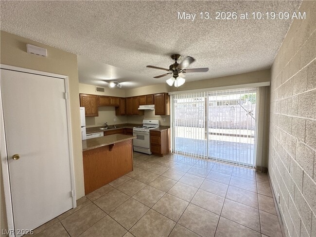 Building Photo - 1031 E Hacienda Ave