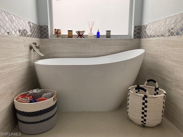 Foto del edificio - 918 Nimitz Blvd