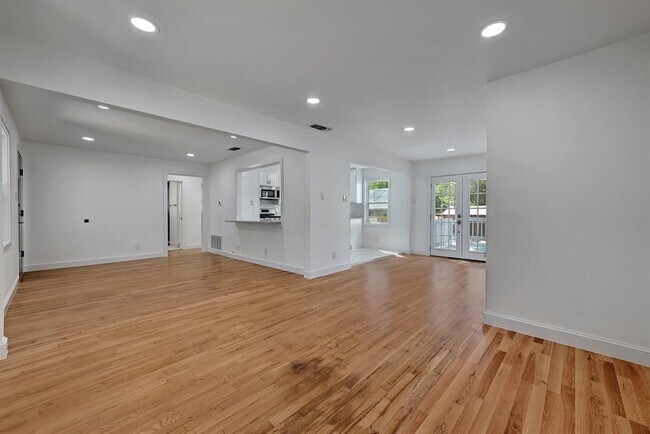 Foto del edificio - 203 Nelray Blvd