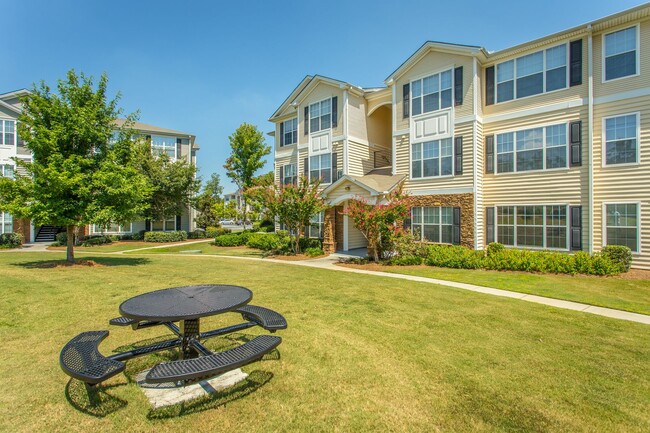 Building Photo - The Estates at Perimeter