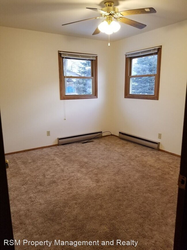 Building Photo - 518-518 Linde Ln
