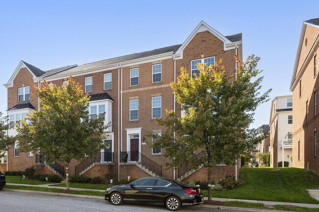 Foto del edificio - Luxury 3-Bed, 4-Bath Townhouse with Modern...