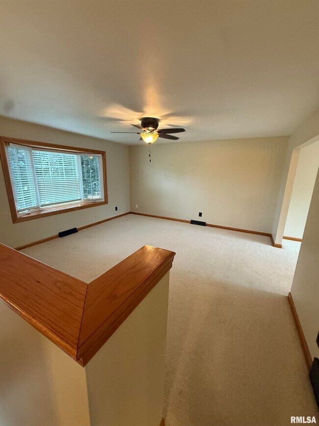 Building Photo - 4155 Utica Ridge Rd