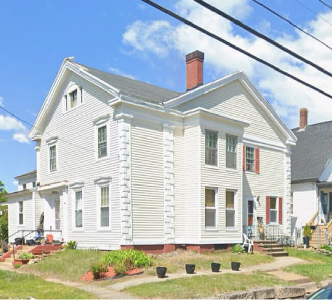 Building Photo - 289 Main St