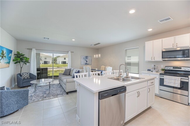 Foto del edificio - 15172 Wildflower Cir