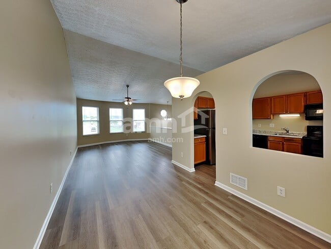 Building Photo - 6699 Alex Dr