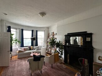 Building Photo - 477 Beacon St