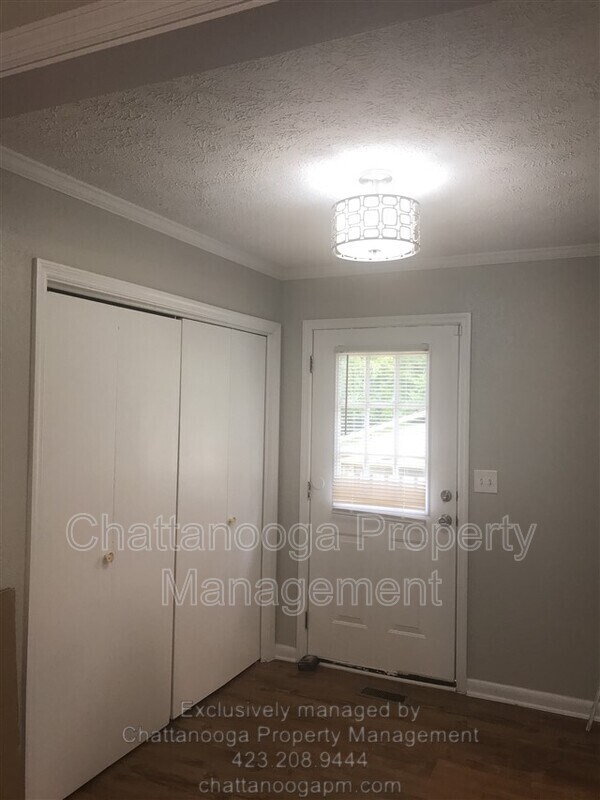 Foto del edificio - 7615 Austin Dr
