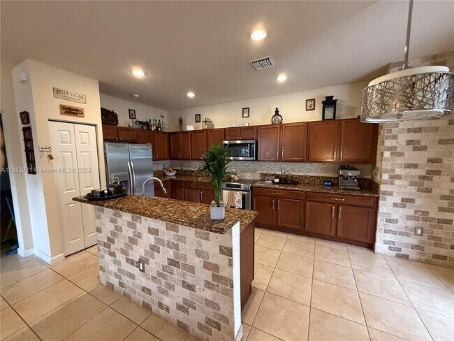 Building Photo - 11922 SW 154th Path