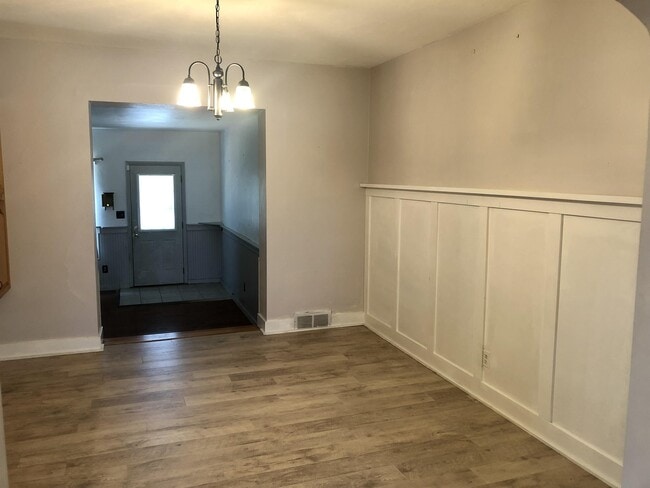 Building Photo - 849 Bower Hill Rd