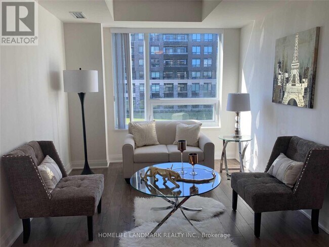 Photo du bâtiment - 18 Uptown Dr