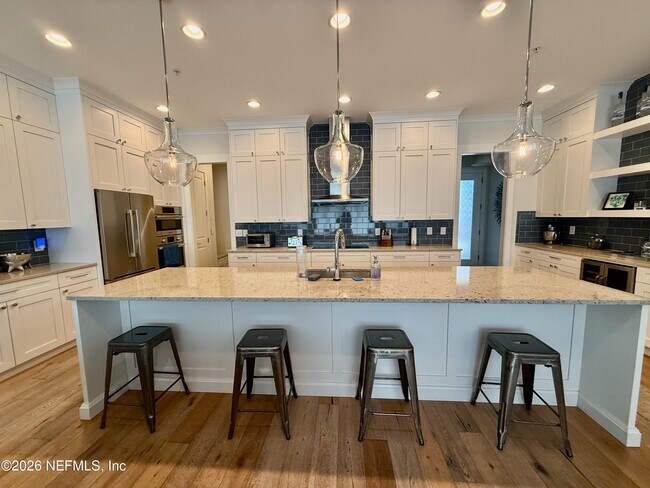 Foto del edificio - 2530 Beach Blvd