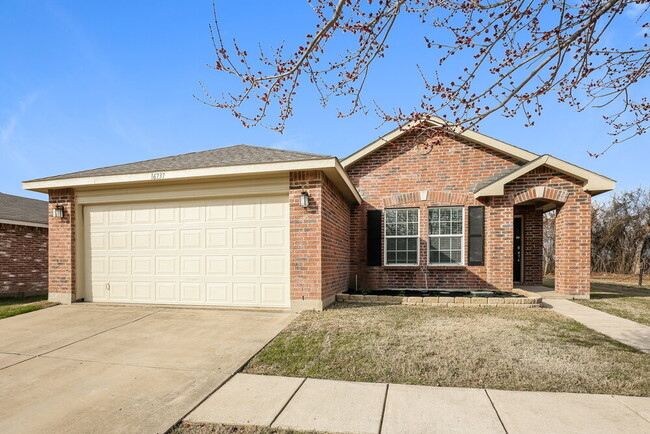 Building Photo - 16737 Woodside Dr