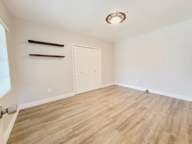 Foto del edificio - 567 E 11th St