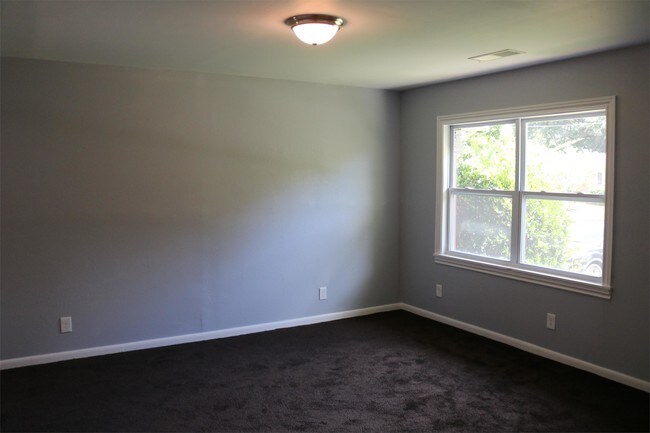 Building Photo - 3131 Butterfield Dr
