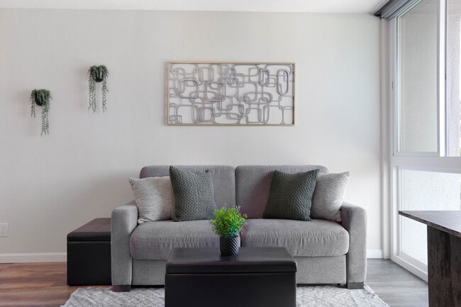Foto del edificio - 3050 Rue D’Orleans