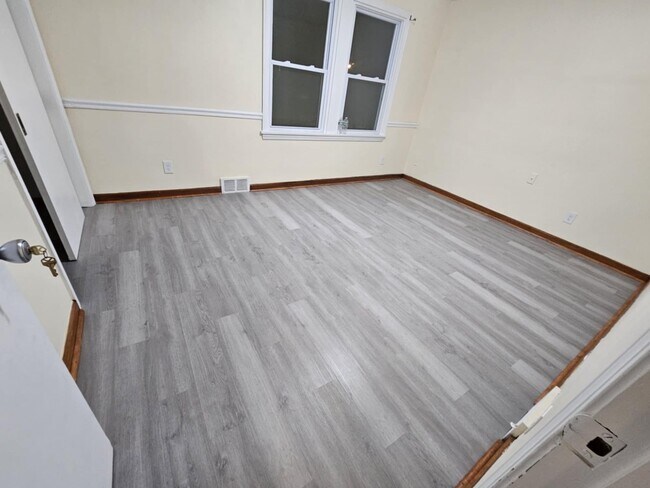 Foto del edificio - 210 E Midlothian Blvd