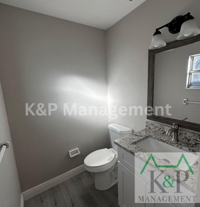 Foto del edificio - 515 Duchess Ct