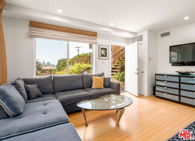 Foto del edificio - 3116 Johnston St