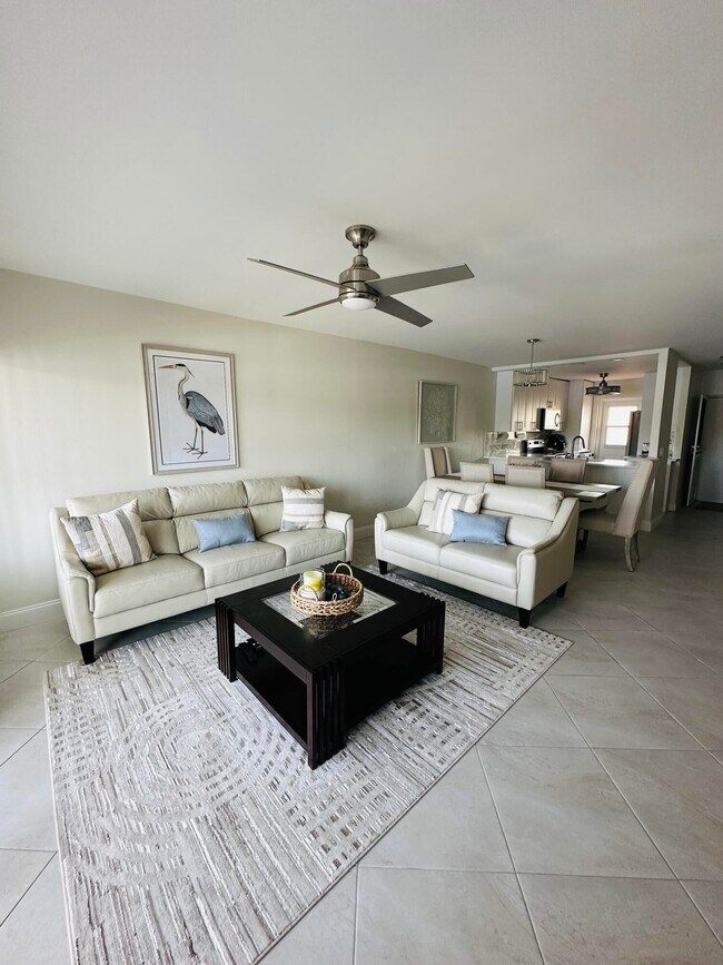 Foto del edificio - 1427 E Hillsboro Blvd