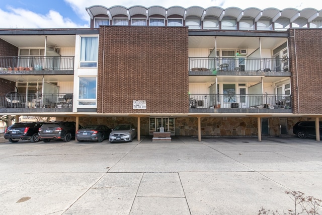 Building Photo - 6121 W Higgins Ave