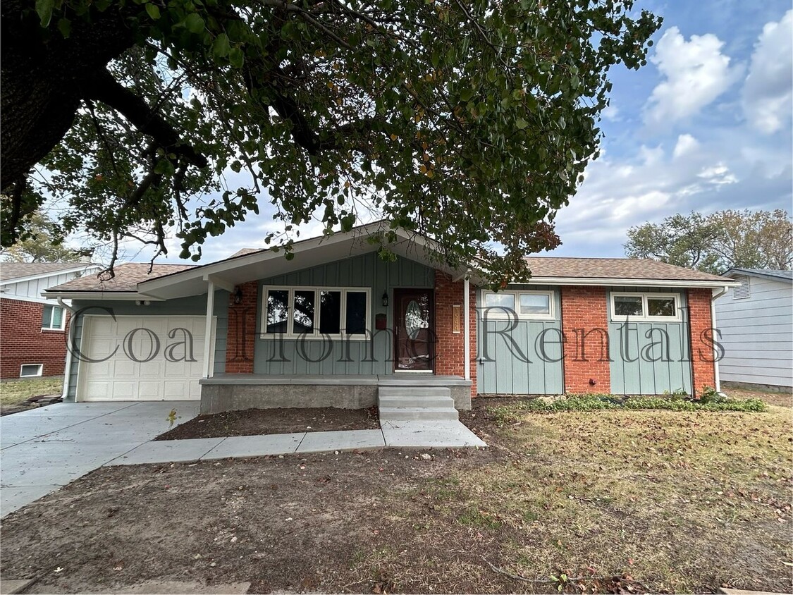 Primary Photo - Green Village Addition S/E Wichita